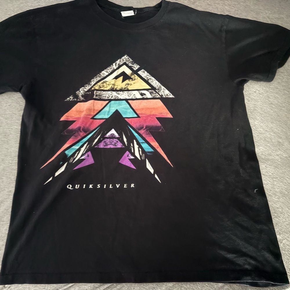 Quiksilver Black Short-Sleeve Tee with Multicolor Geometric Print